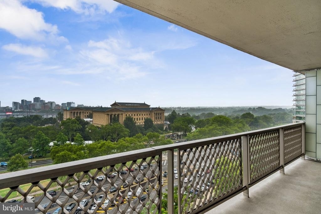 2401 Pennsylvania Avenue - Photo 11