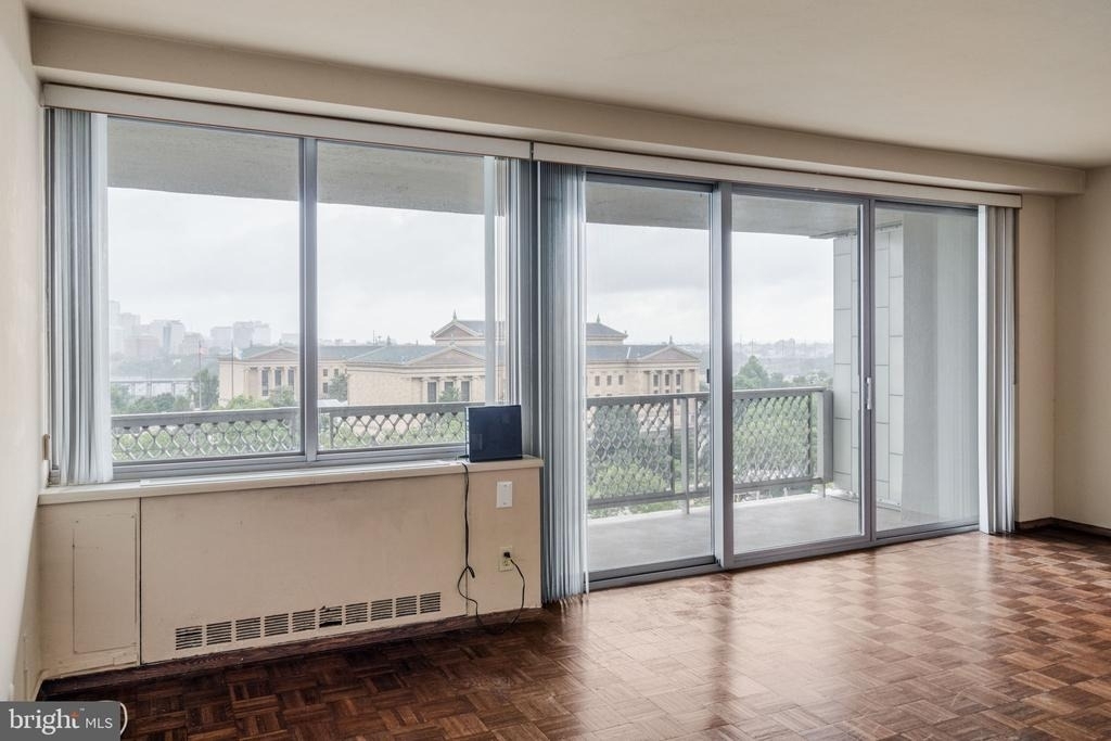 2401 Pennsylvania Avenue - Photo 8