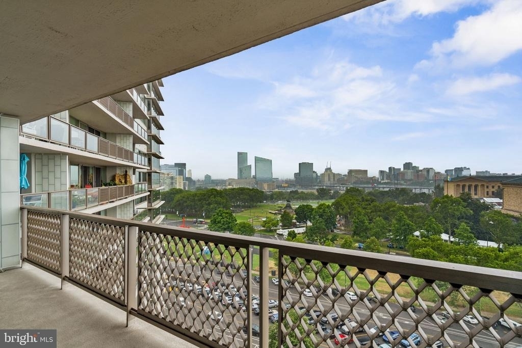 2401 Pennsylvania Avenue - Photo 10