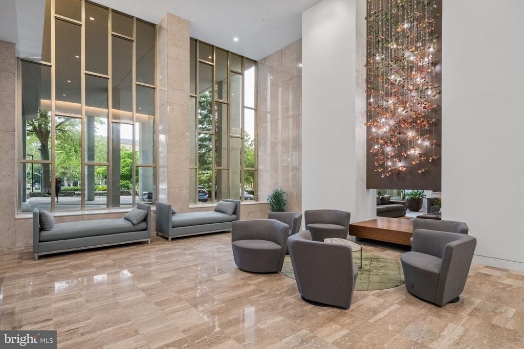 2401 Pennsylvania Avenue - Photo 3