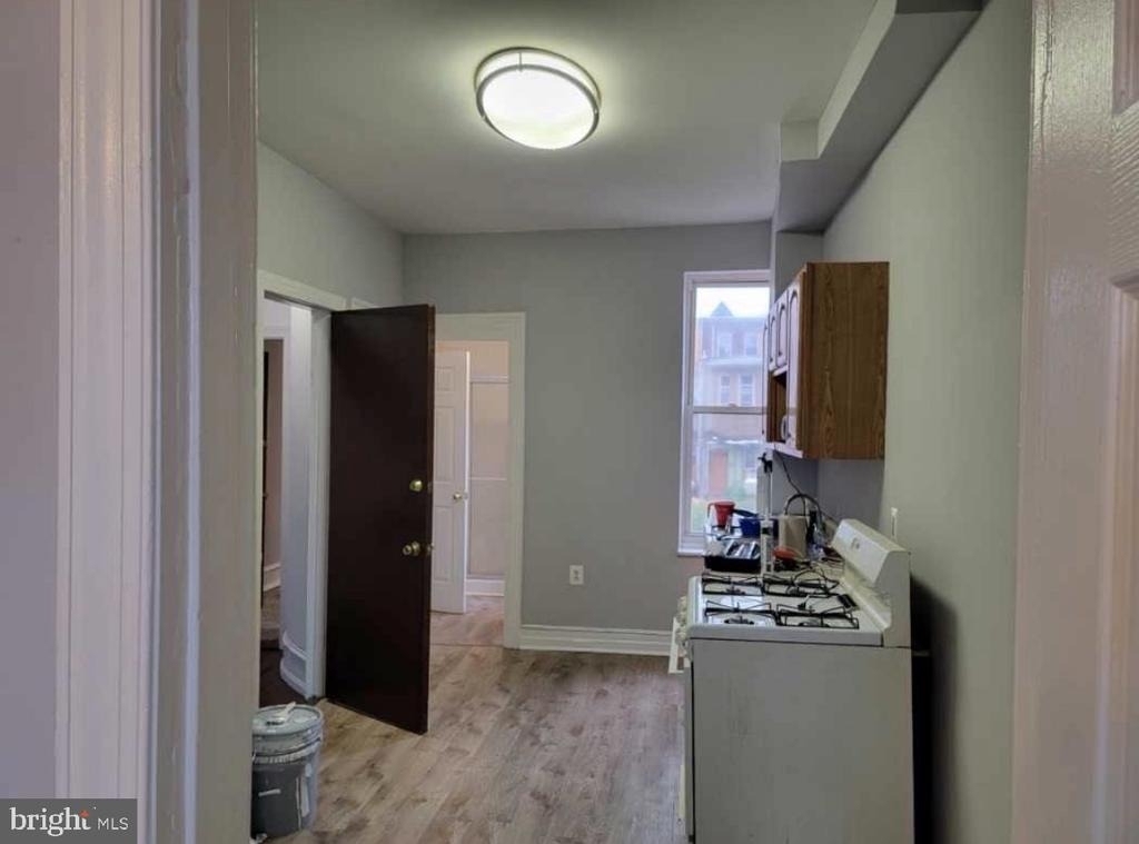 3136 W Montgomery Avenue - Photo 2