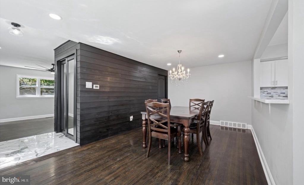 7256 Shalkop Street - Photo 2