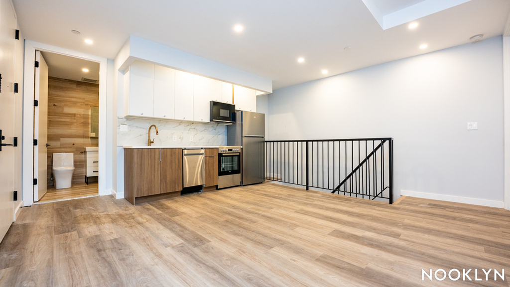 2913 Snyder Ave 11226 - Photo 14