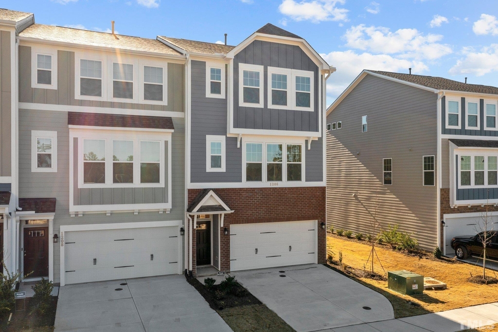 1206 Commack Drive - Photo 2