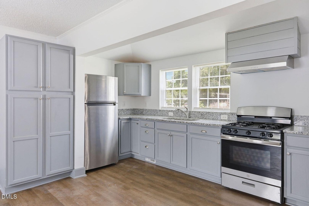 204 E H Street - Photo 18