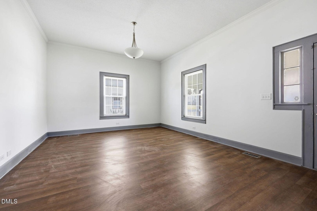 204 E H Street - Photo 4