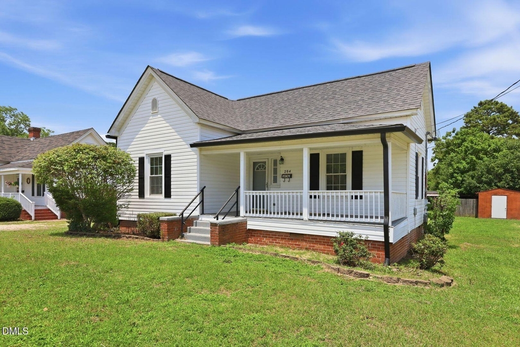 204 E H Street - Photo 2