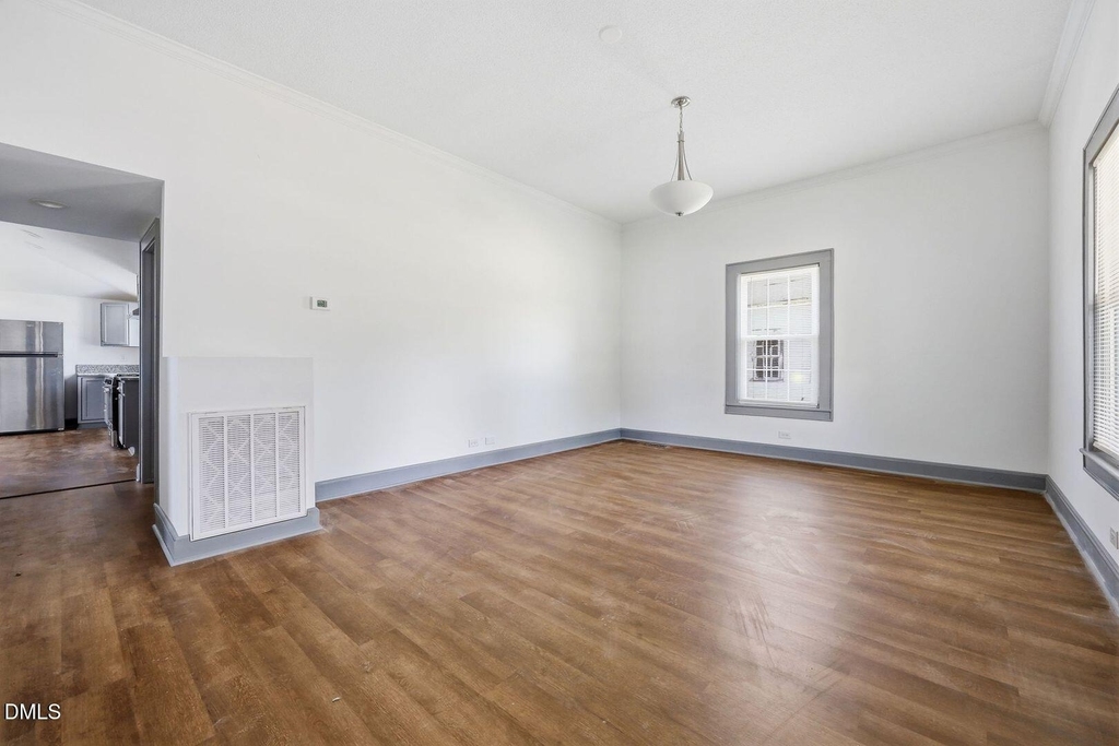 204 E H Street - Photo 3