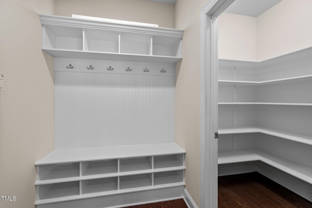 271 Begen Street - Photo 8