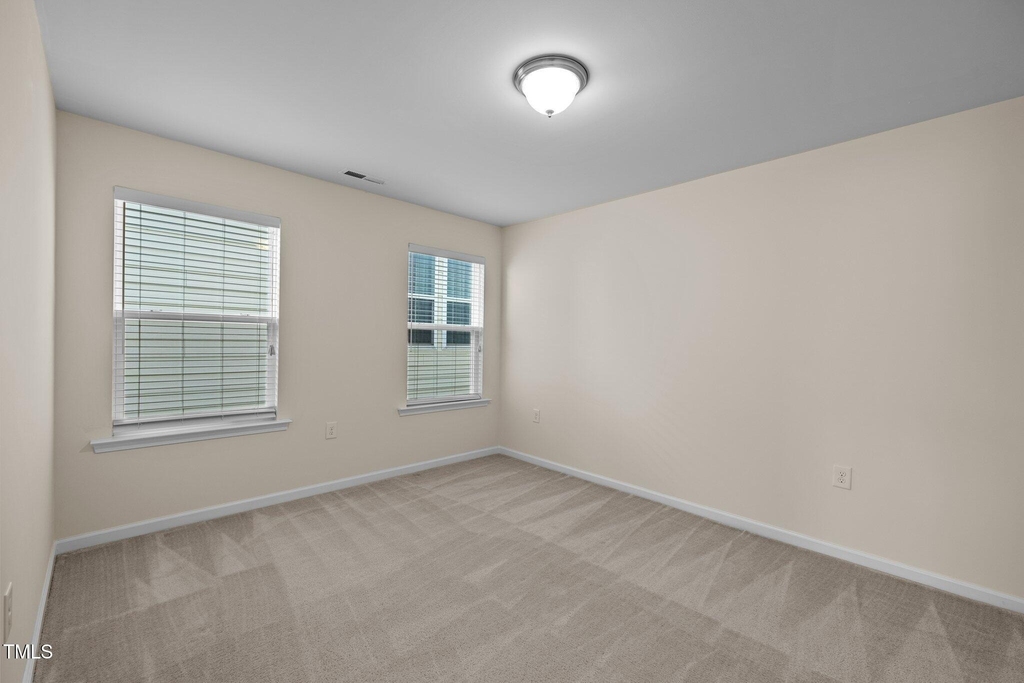 271 Begen Street - Photo 32