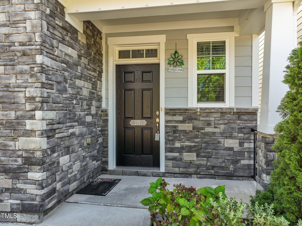 271 Begen Street - Photo 3