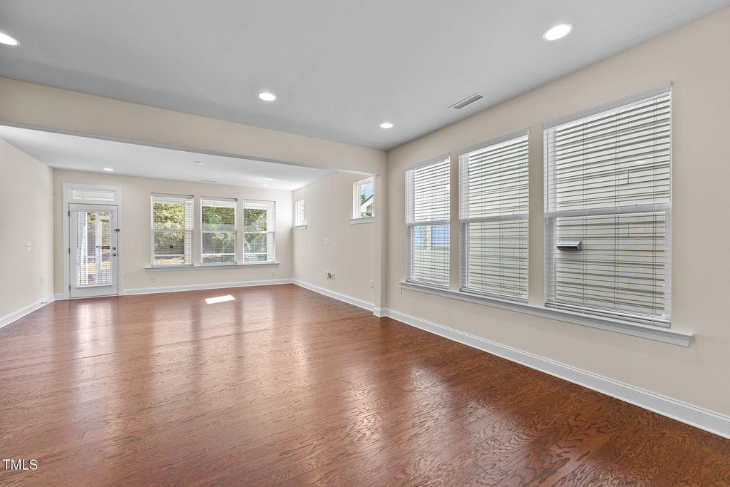 271 Begen Street - Photo 11
