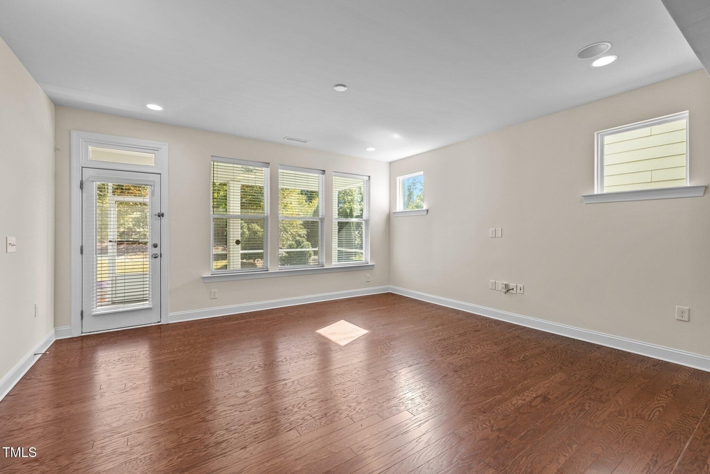 271 Begen Street - Photo 12
