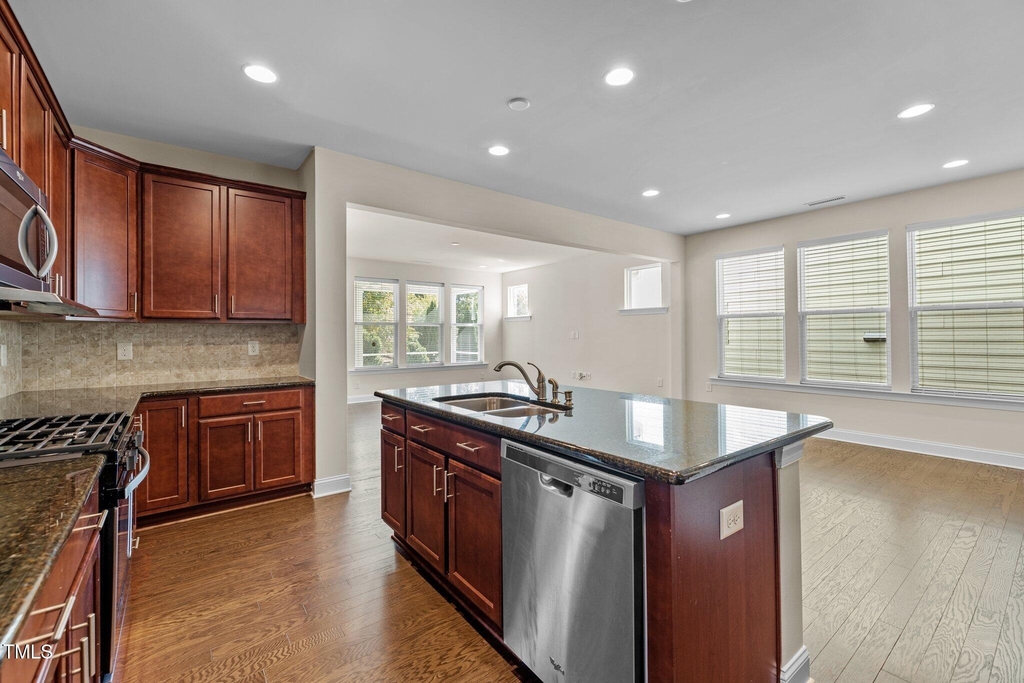 271 Begen Street - Photo 7