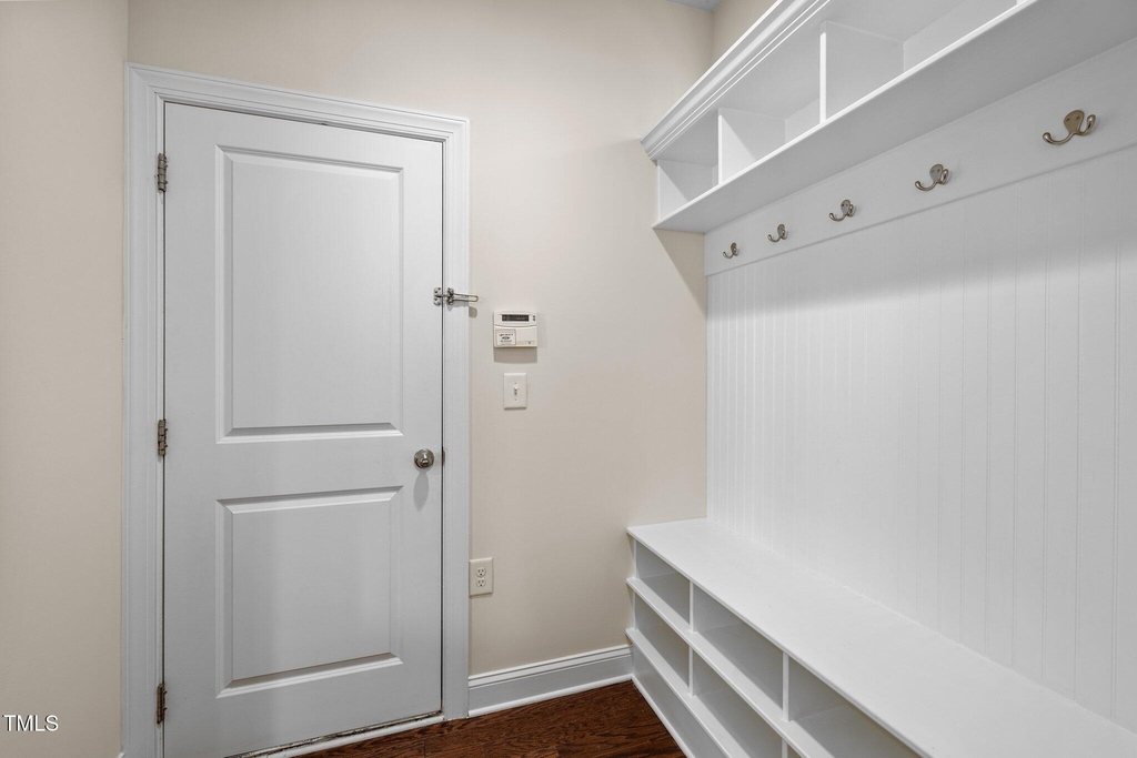 271 Begen Street - Photo 10