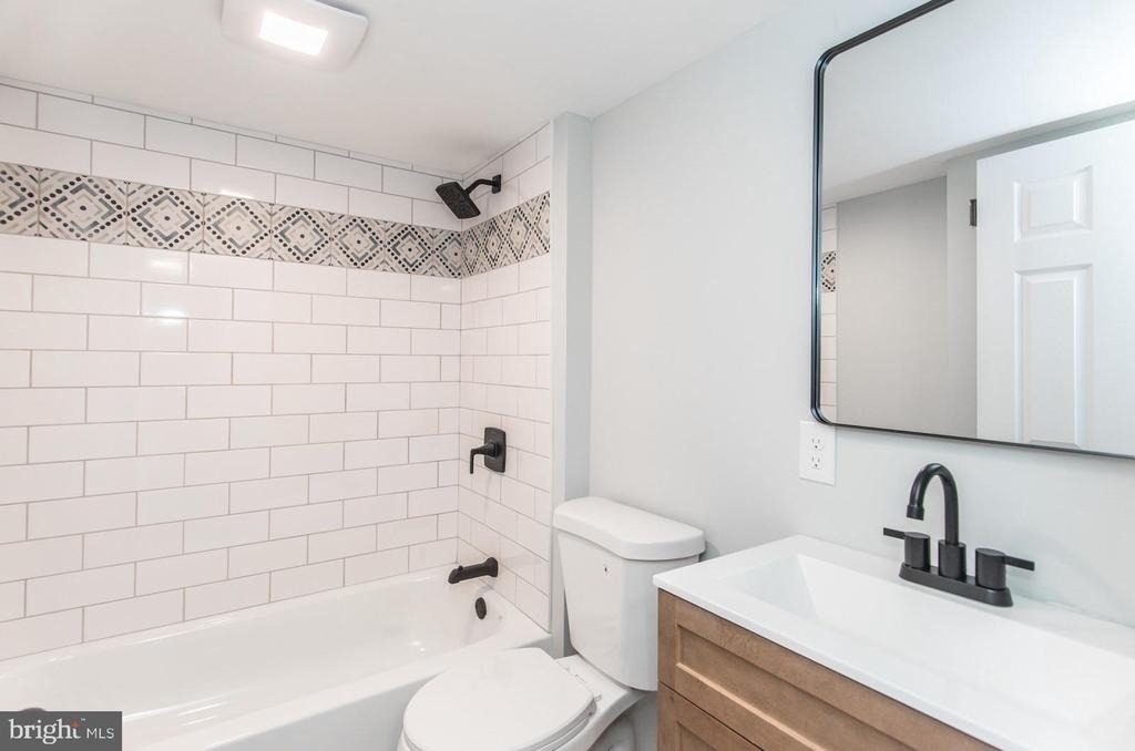 647 Spruce Street - Photo 20