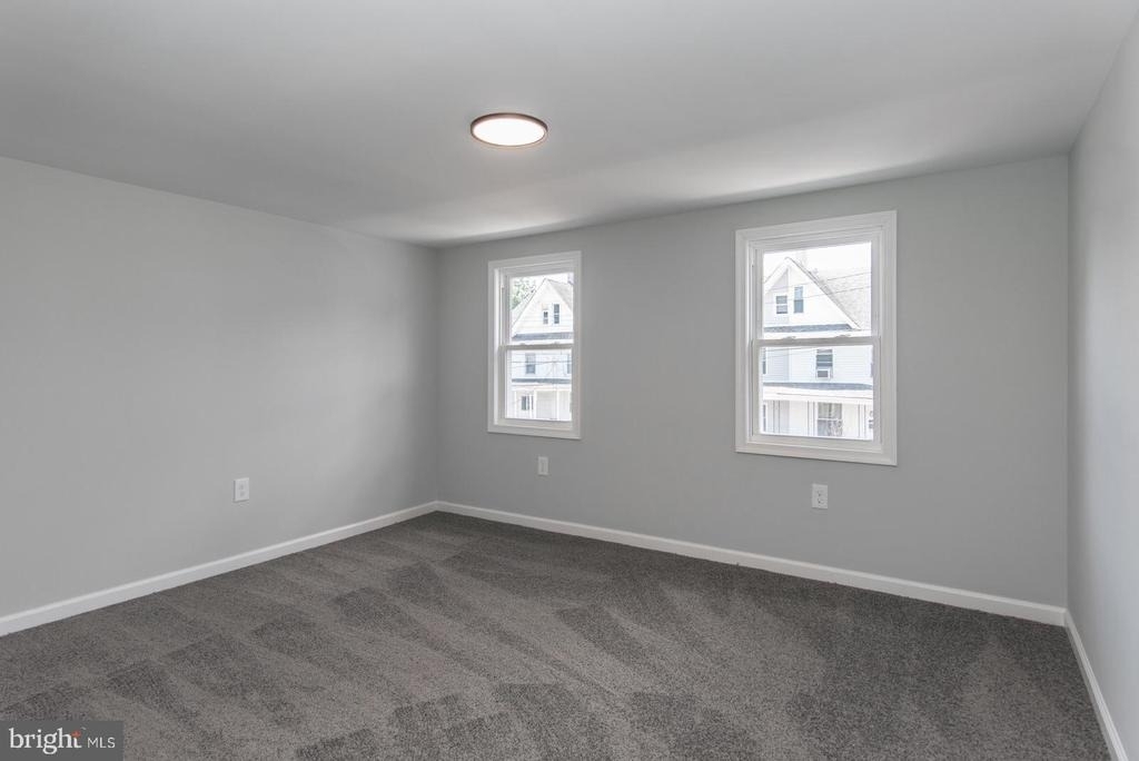 647 Spruce Street - Photo 15