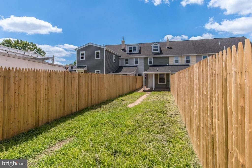647 Spruce Street - Photo 33