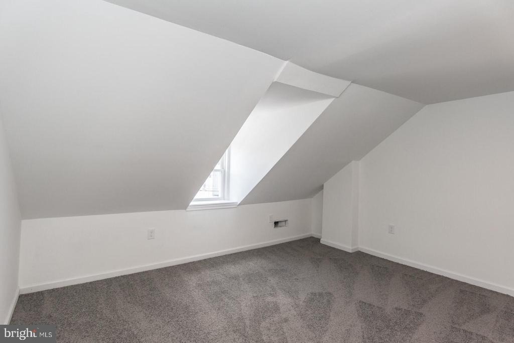647 Spruce Street - Photo 28