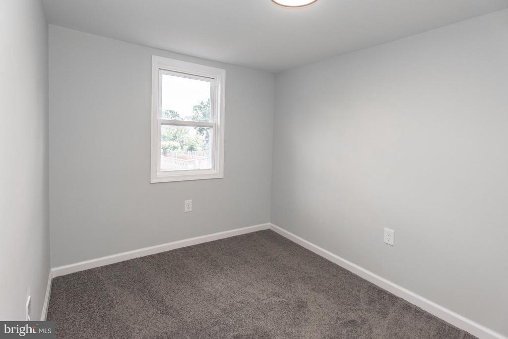 647 Spruce Street - Photo 23