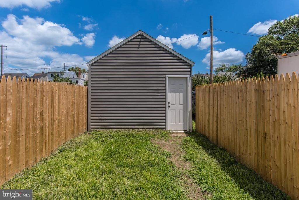 647 Spruce Street - Photo 34