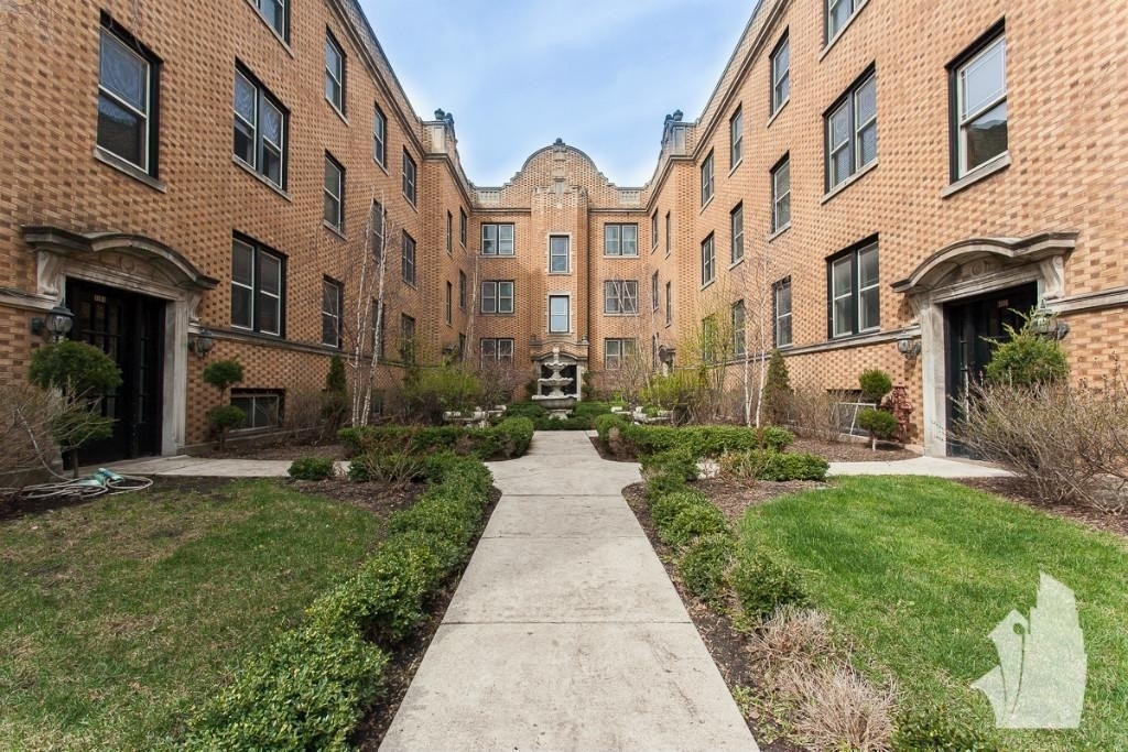 3808-16 N Sheffield Ave - Photo 0