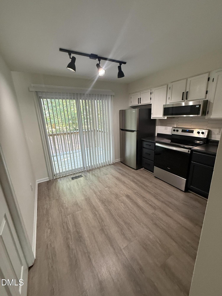 343 W Oak Avenue - Photo 4