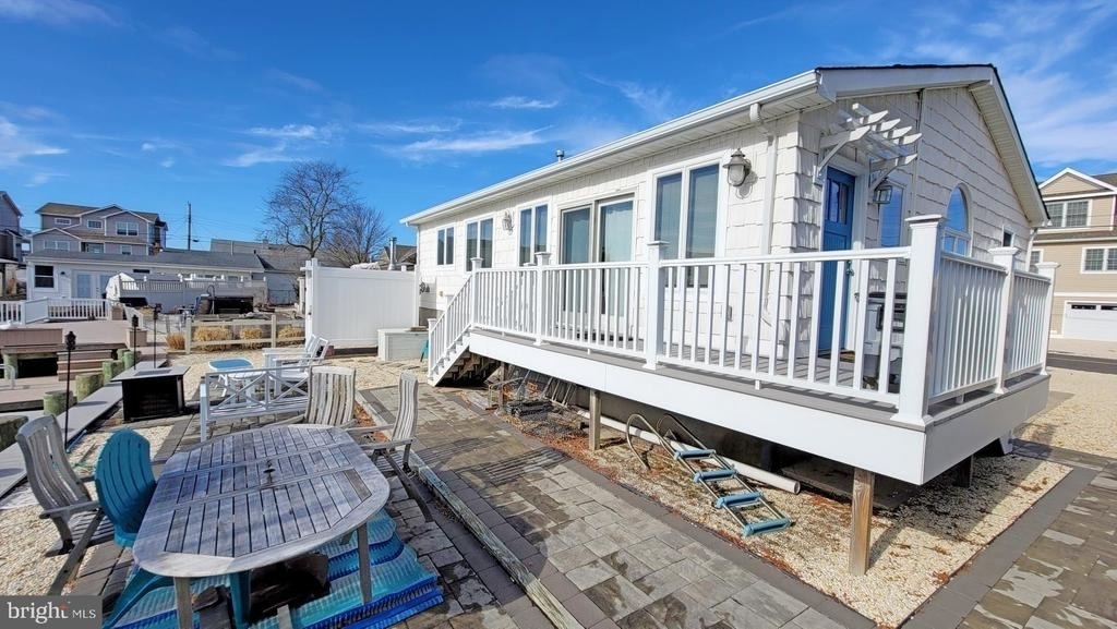 115 Charles Boulevard - Photo 17