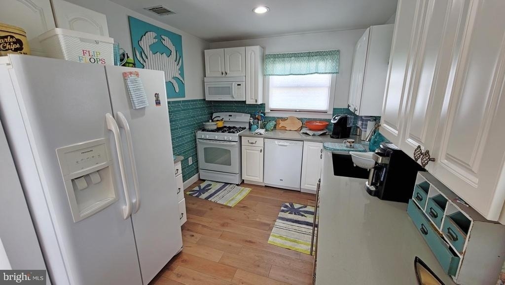 115 Charles Boulevard - Photo 5