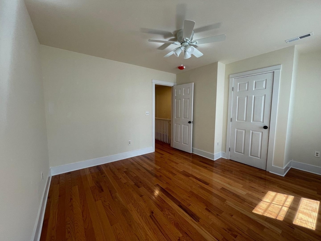 65 Lester Street - Photo 16