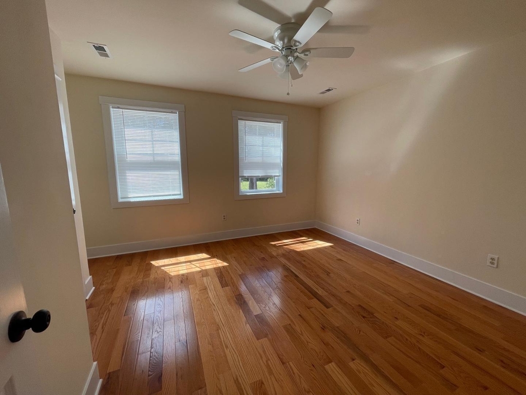 65 Lester Street - Photo 13