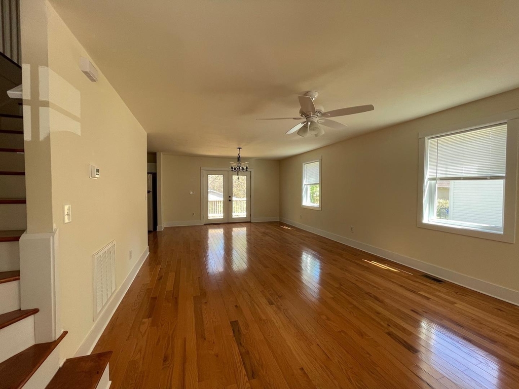 65 Lester Street - Photo 4