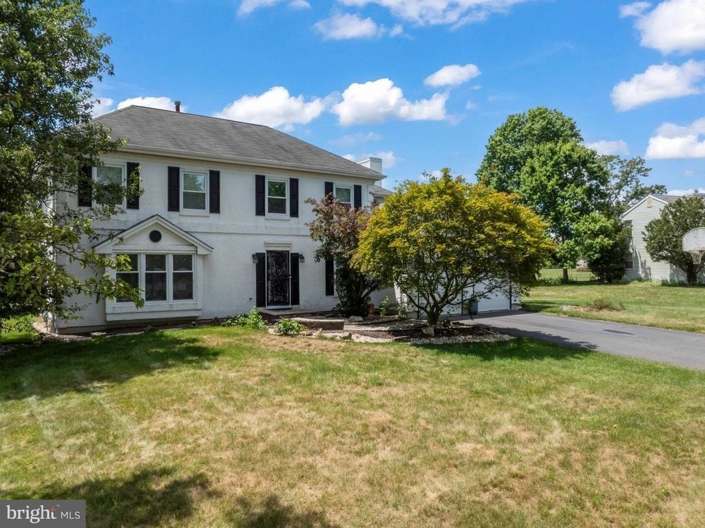 5 Robert Drive - Photo 0