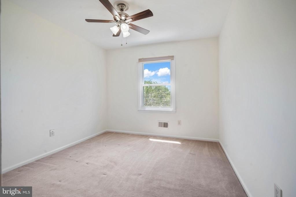 5 Robert Drive - Photo 32