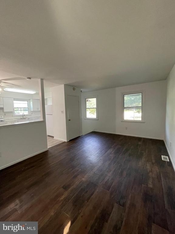 711 E Maple - Photo 14