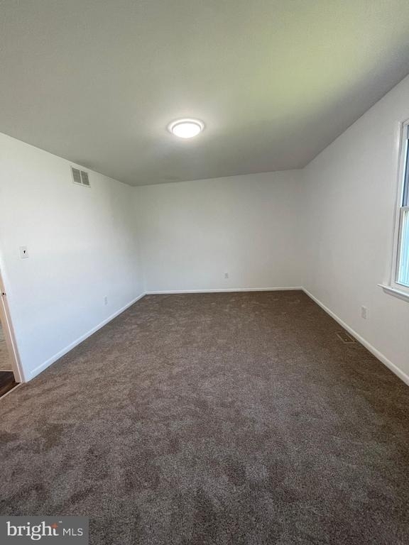 711 E Maple - Photo 8