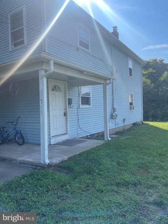 711 E Maple - Photo 16