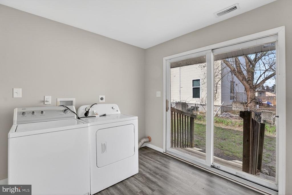 1102 Evergreen Boulevard - Photo 8