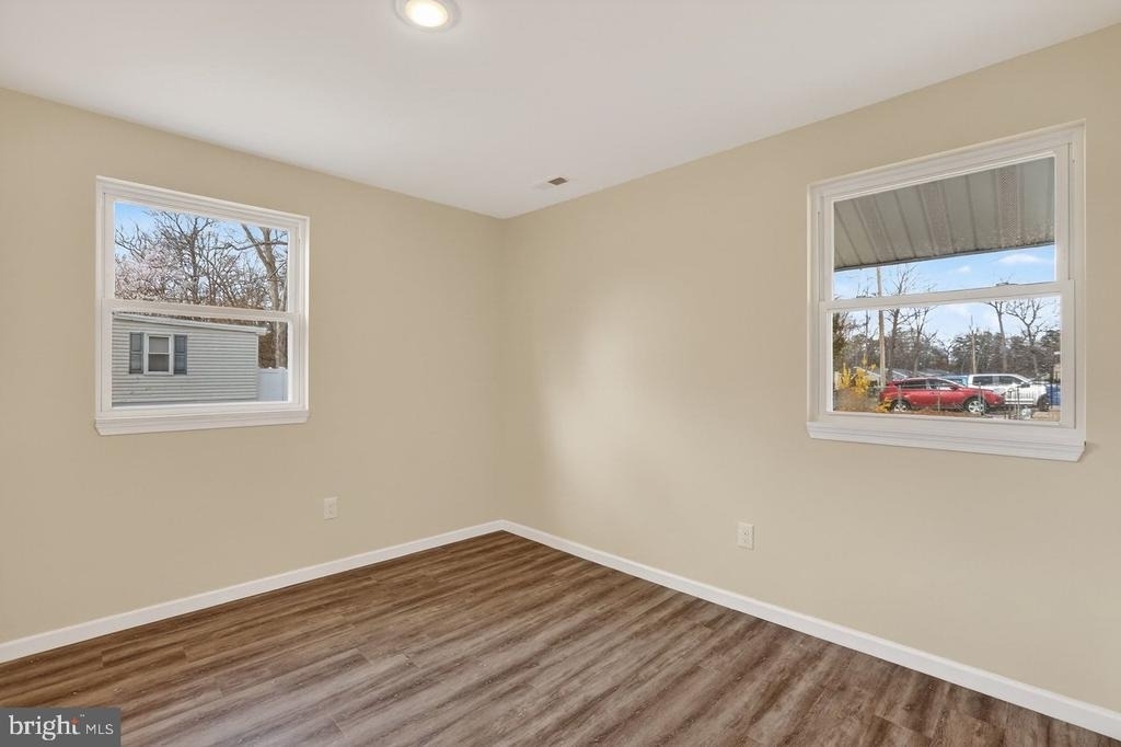 1102 Evergreen Boulevard - Photo 12