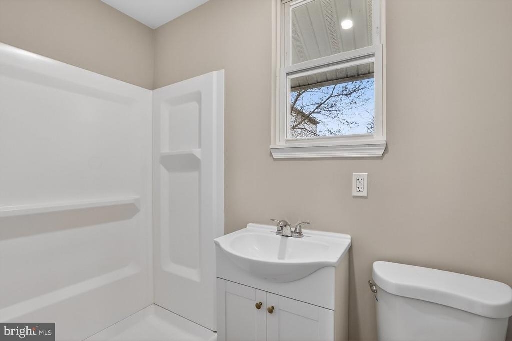1102 Evergreen Boulevard - Photo 7