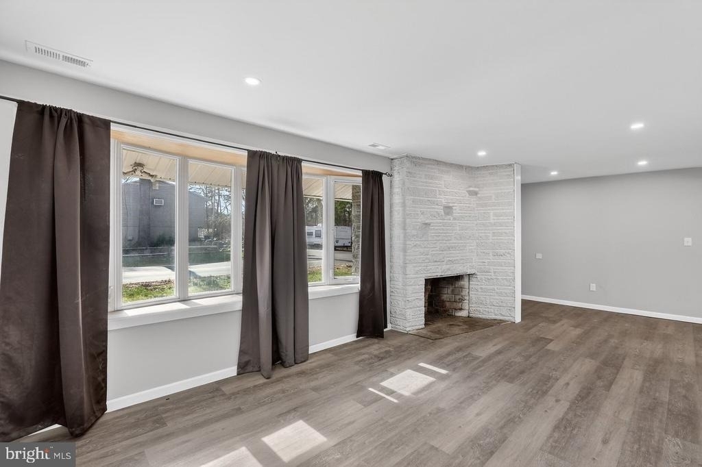 1102 Evergreen Boulevard - Photo 4
