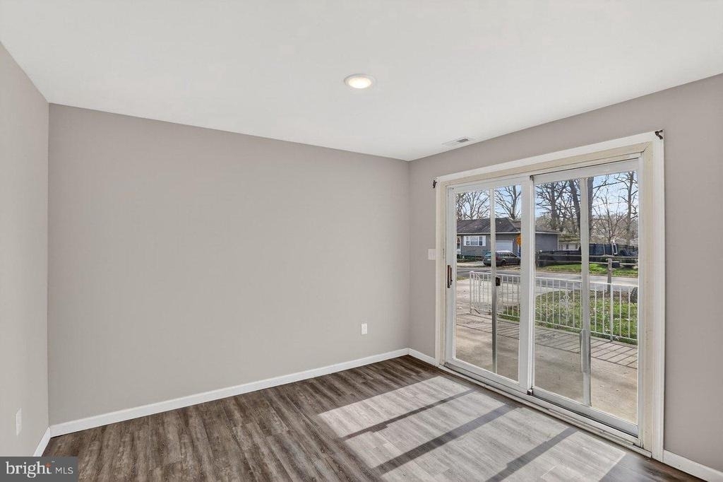 1102 Evergreen Boulevard - Photo 5