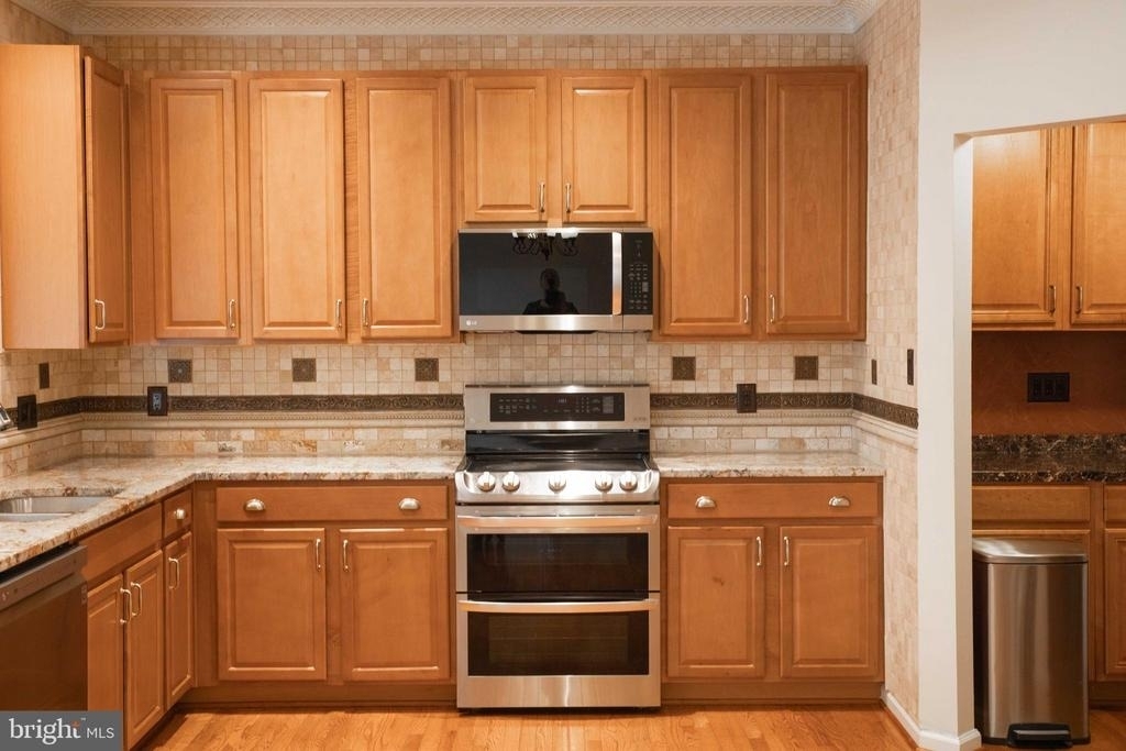 18136 Prestwick Terrace - Photo 3