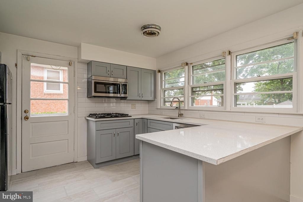1916 Porter Avenue - Photo 18