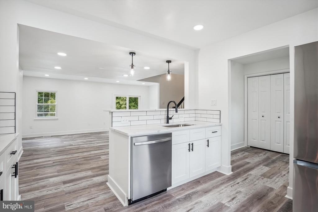 8648 Watershed Court - Photo 3