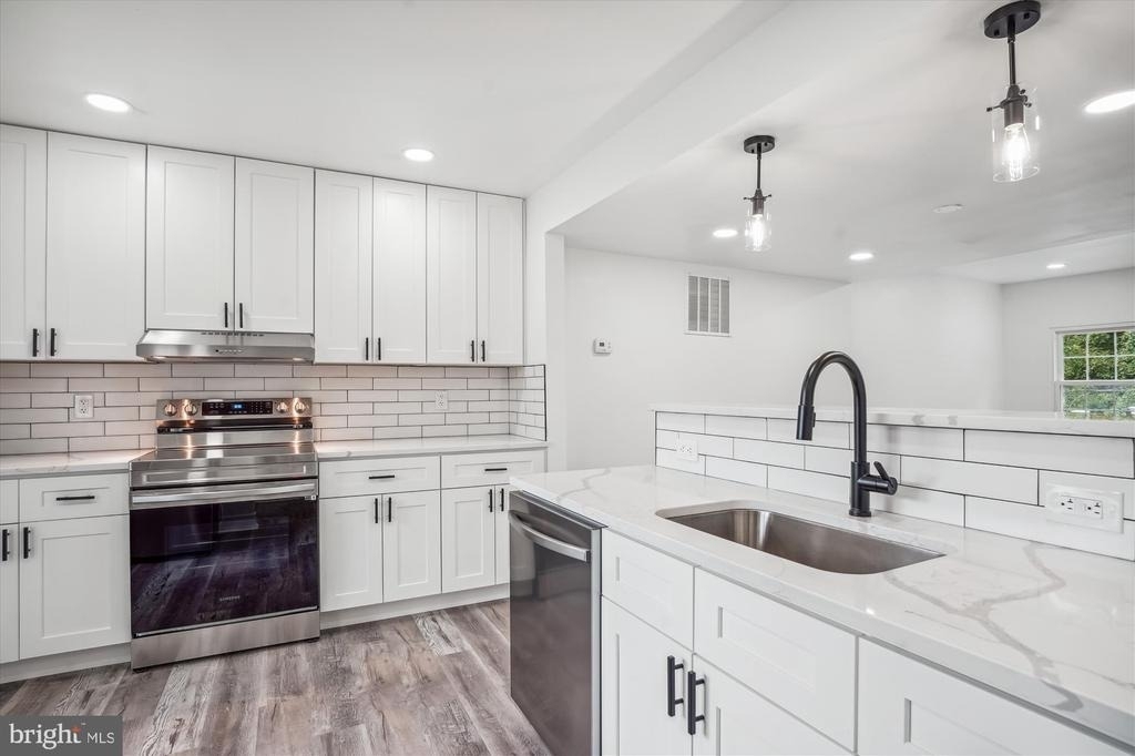 8648 Watershed Court - Photo 2