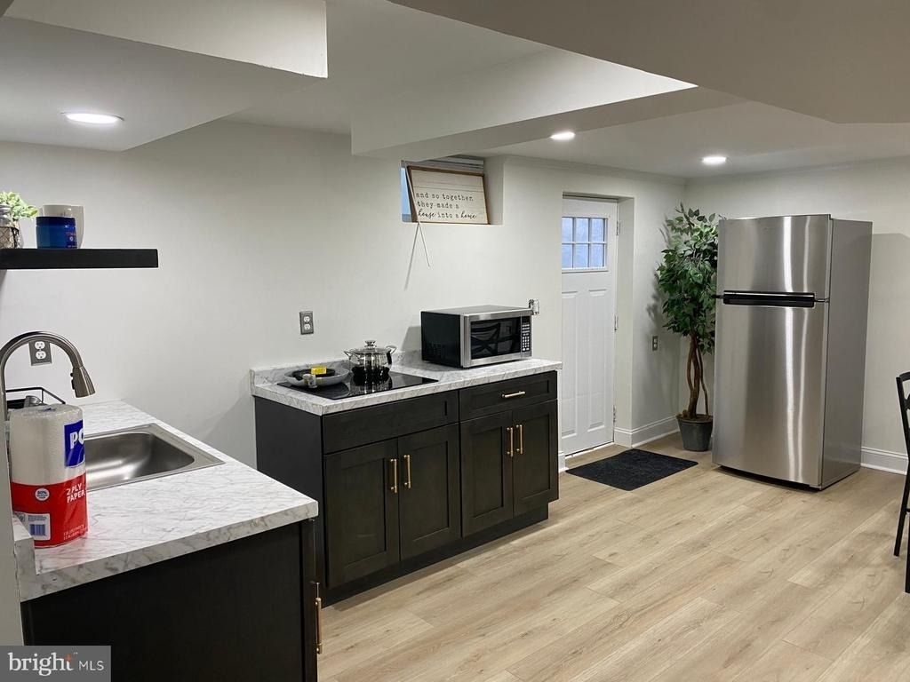 10313 Summit Avenue - Photo 3