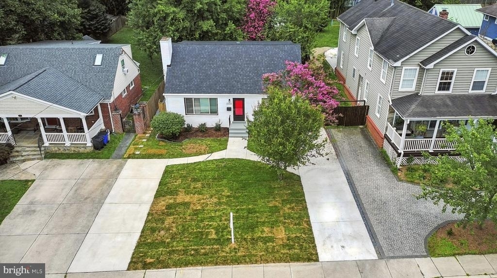 10313 Summit Avenue - Photo 12