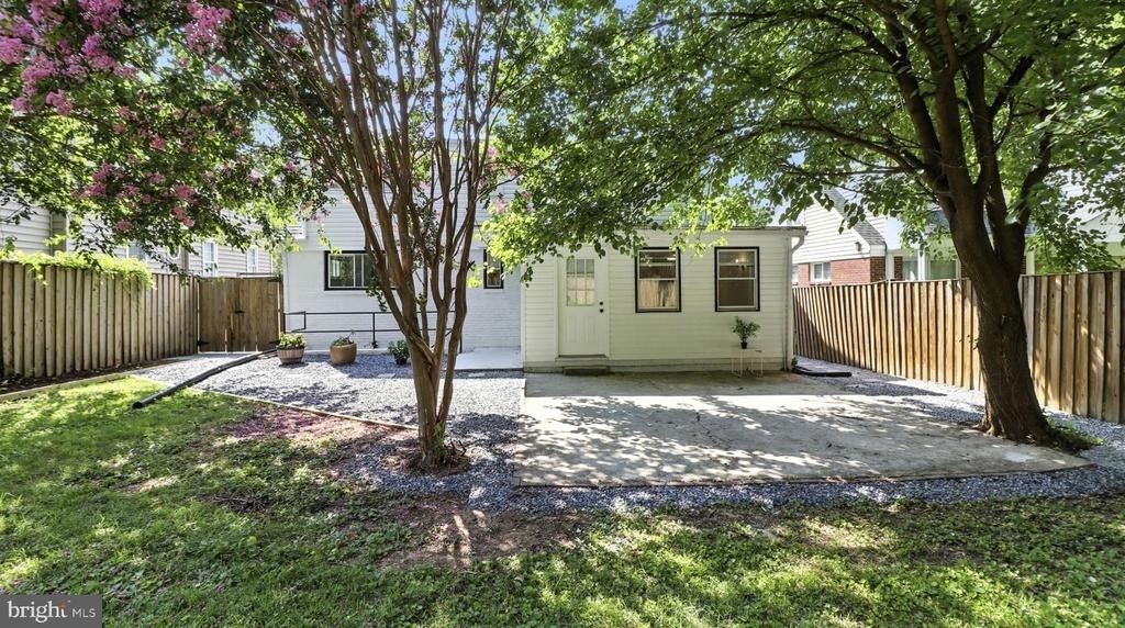 10313 Summit Avenue - Photo 16