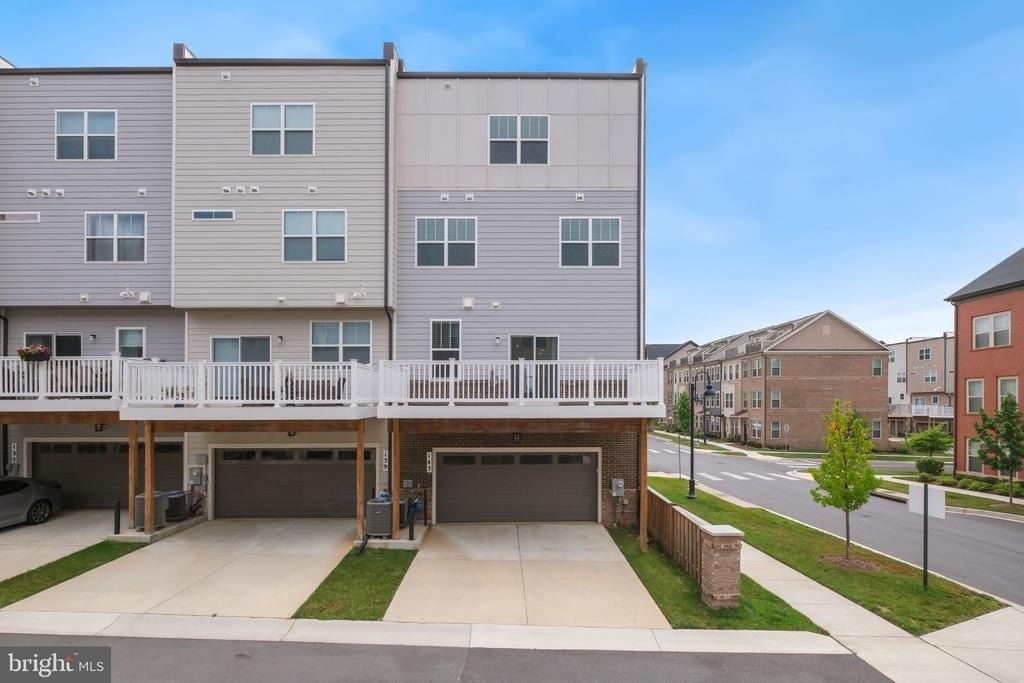 143 Rubens Drive - Photo 3